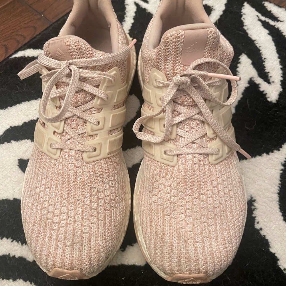 Womens Adidas Ultraboosts! - Picture 6 of 6